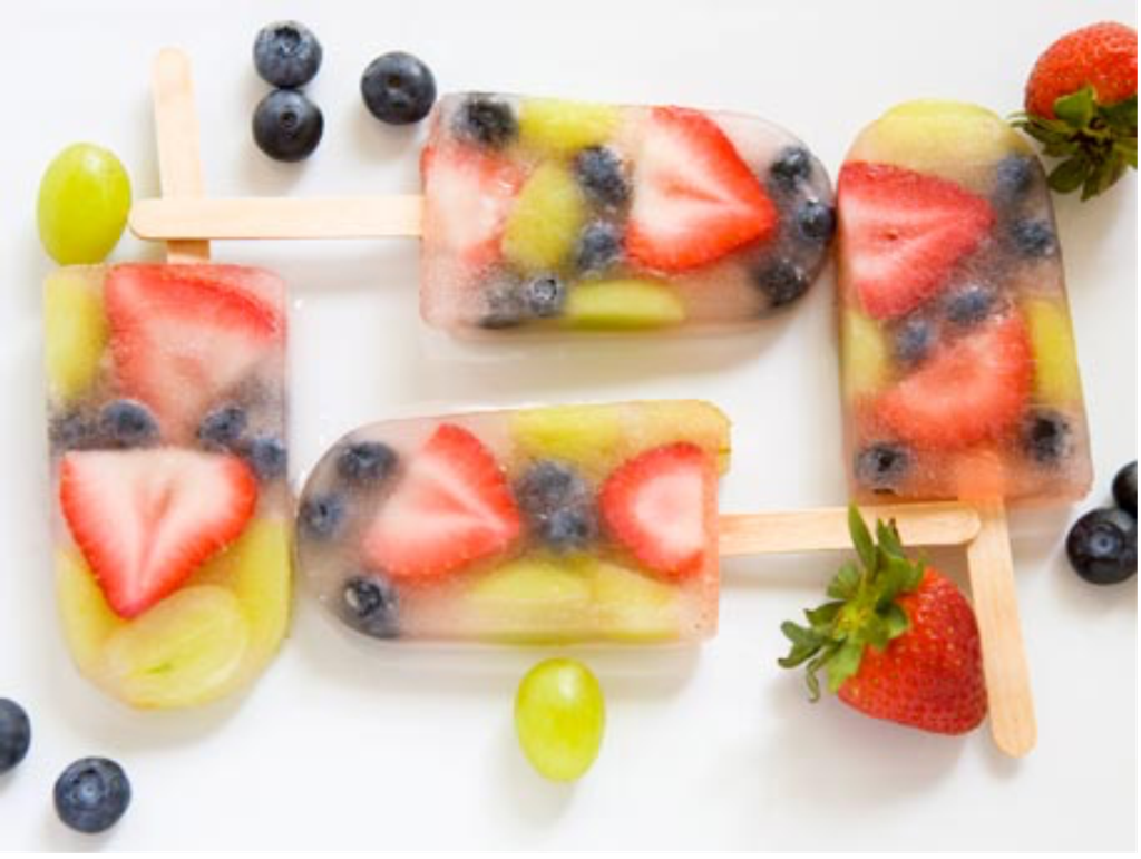 Fruit popsicle. Фруктовый лед. Фруктовое мороженое. Фруктовый лед paleta. Замороженный сок.